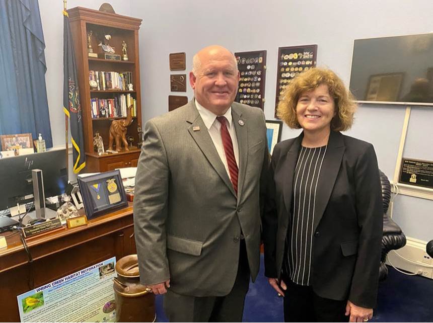 US Rep. Glenn Thompson and Diane Wetherington of iFoodDS